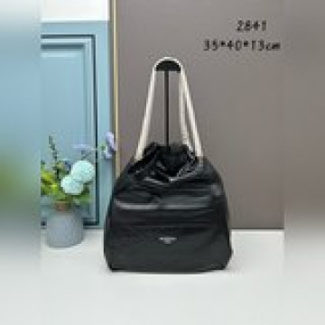 系列 全新尺寸垃圾袋【大號】引流潮流前線的牌子，一直很知道如何抓住人心。垃圾袋不