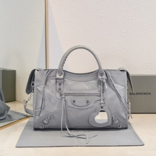 Balenciaga，新款機車包經典系列重現，時尚潮流，比舊版更簡潔大方，輕巧，