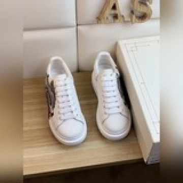 獨家潮牌現貨——【AIexanderMcQUEEN】麥昆——新款，情侶款，獨特工