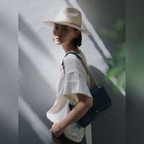 原版新色出貨異域風情美女古力娜紮同款大貨實拍有點小香風的B家自我風格呈現啦，幾何