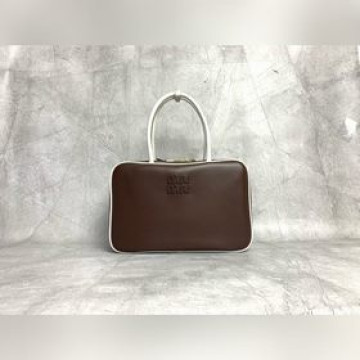 5BB117 特級原廠皮！M家新品公文包，采用頂級進口小牛皮，皮質光滑細膩柔軟，