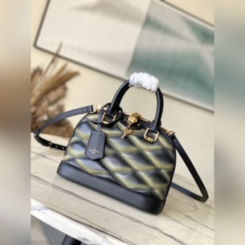 頂級原單 M23666 黑色漸變 Nicolas Ghesquiere為旅行箱的