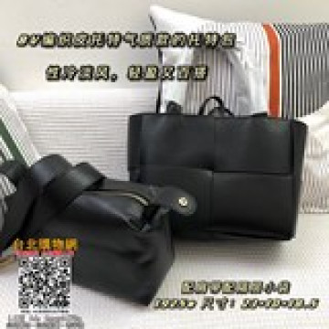 BV編織皮托特氣質款的托特包來啦 編織元素加上紅棕包身簡直是通勤好物，牛