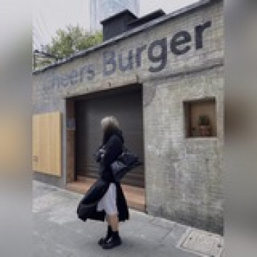 Balenciaga巴黎世家 crush鍊條包經典沙漏輪廓卻又像枕頭般柔軟，