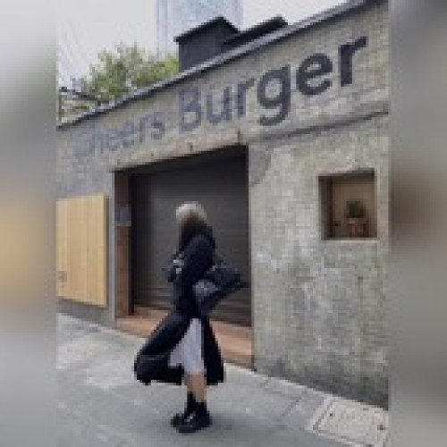 Balenciaga巴黎世家 crush鍊條包經典沙漏輪廓卻又像枕頭般柔軟，
