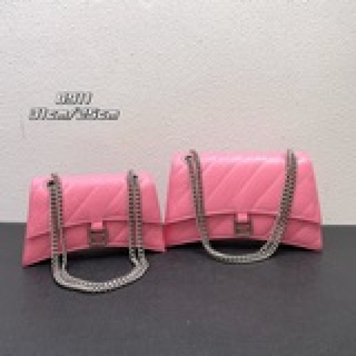 【頭層油蠟皮】 Balenciag*最新 Crush 包款強勢登場！高級感滿滿