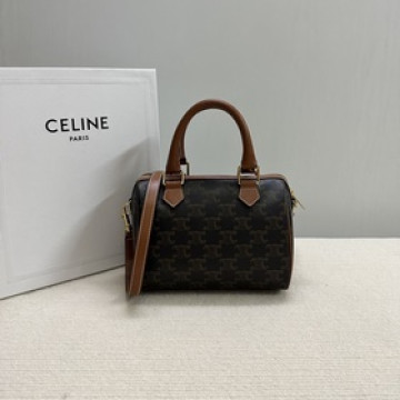 正品級 新品上線CELINE 小號标志印花牛皮革波士頓包TRIOMPHE C