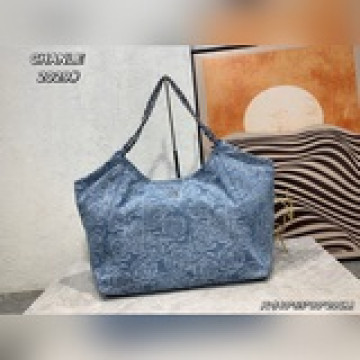 香奈兒牛仔山茶花腋下托特包【chanel】香奈兒 2023潮流爆款 潮流時尚，