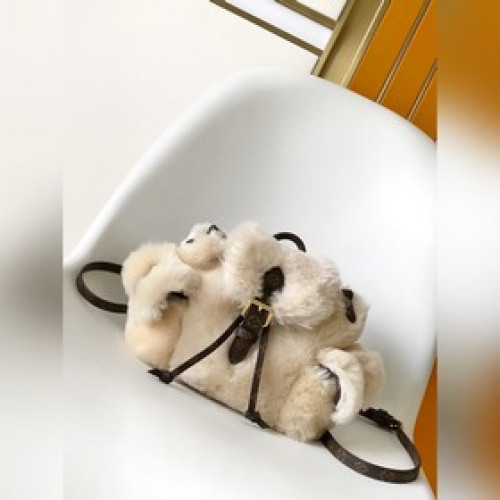 女款_M11919頂級原單 動态變碼Nano Teddy 雙肩包出自 LV Ski 系