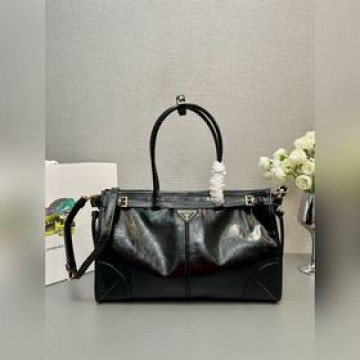 [頂級原單] LusSolf油臘皮 1BA433大號 這款手提斜挎包采用進口油臘