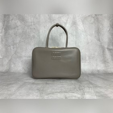 5BB117(水泥灰) 新升級長手柄公文包 仍舊是當之無愧的top熱門選手經典大