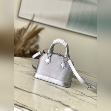 頂級原單 M82682 銀色 本款Nano Alma手袋以品牌标志性的舍屬質感E