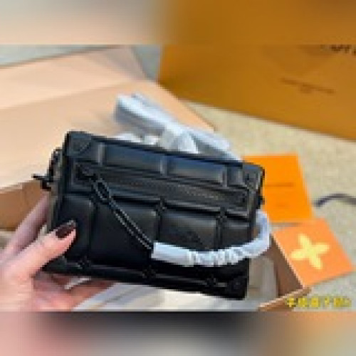 折疊盒LV soft trunk mini格紋雲朵盒子包面料很柔軟 肥嘟嘟 軟綿