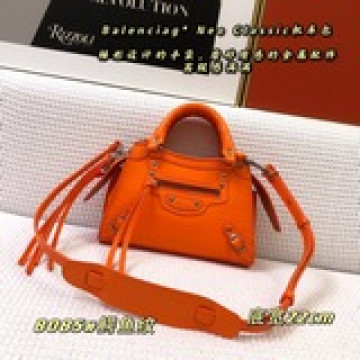 Balenciag* Neo Classic機車包【鳄魚紋小號】梯形設計的手袋