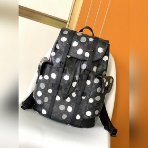 M46403路易威登與知名日本藝術家草間彌生續寫合作新篇，再度推出路易威登 x