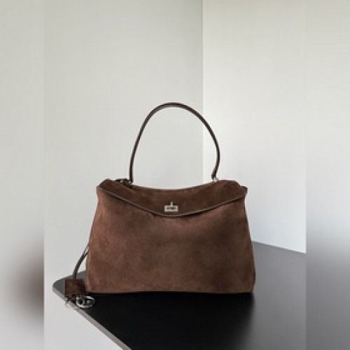 Balenciaga Rodeo 好不容易搶到的Rodeo！！！柔軟的大廓形包包