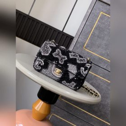 獨家出貨啦 黑色亮片 CHANEL 25p重磅高級手工坊刺繡 密性亮片、型狀CF