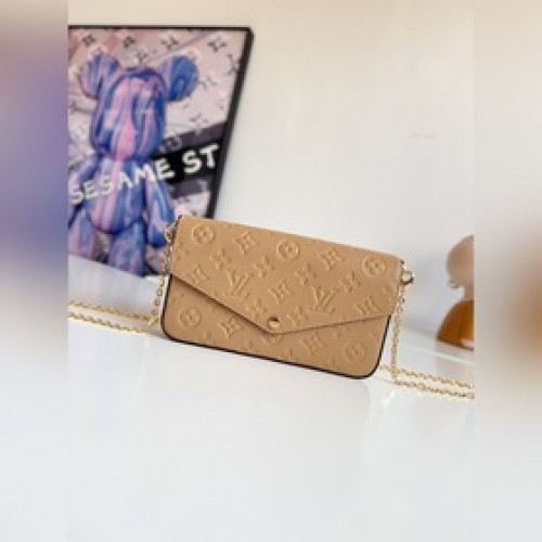 女款_海外原單M64064棕色獨家實拍！Pochette Félicie 鍊條包為 M