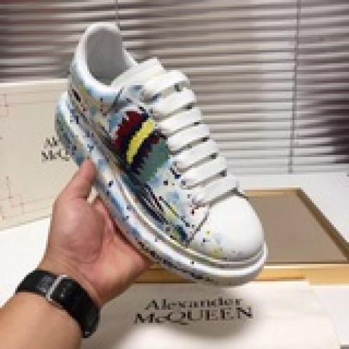 獨家潮牌現貨——【AIexanderMcQUEEN】麥昆——新款，情侶款，獨特工