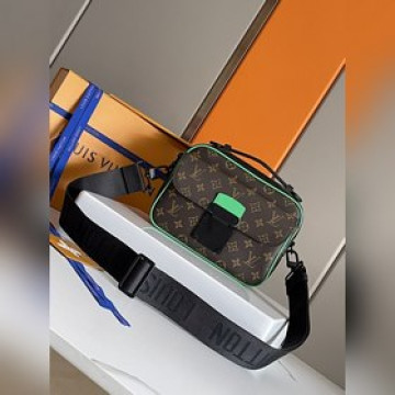 頂級原單原版開發，全鋼五金本款 S Lock 郵差包由 Monogram Mac