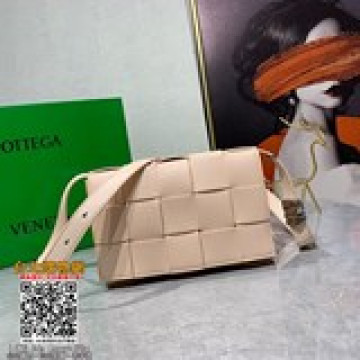 新款 Cassette 開春款