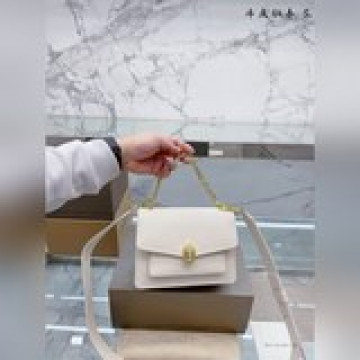 寶格麗Bvlgari 神仙合作款 Ss22限定系列 撞色新款 原版琺琅蛇頭  A
