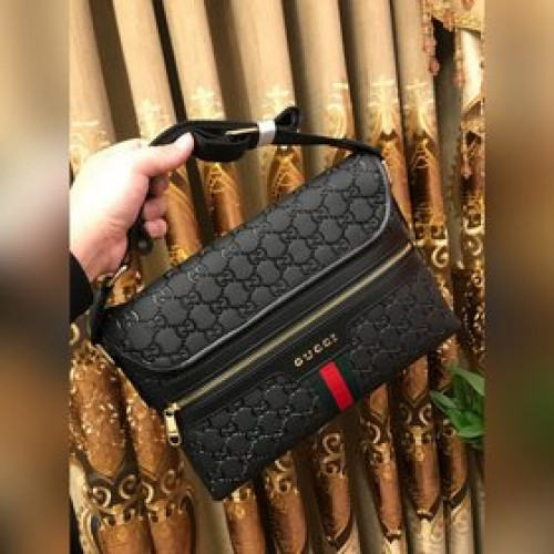 頂級gucci款最爆款男士休閑斜挎包意大利進口頂級牛皮無可挑剔的五金配件.名師設
