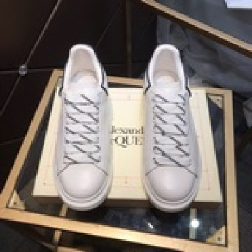 Alexander mcqueen /麥昆 經典明星爆款百搭小白鞋，原版1：1複