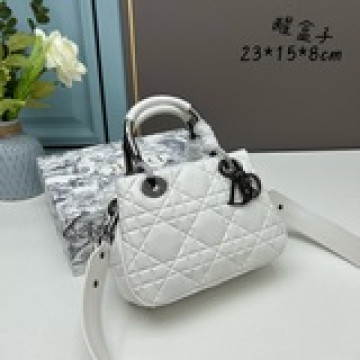 配盒  Lady Dior 走秀款戴包牛皮格革绗縫超大藤格紋 此款 Lady