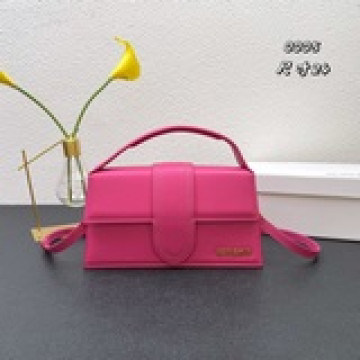 配盒子jacquemus*手提單肩包獨特的包身設計 加上手提時髦又可愛 高純度