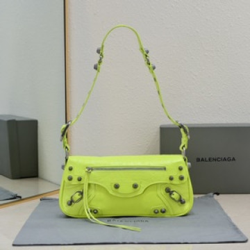 Balenciaga新款腋下包30*15*5
