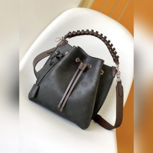 M55800黑色 M55801奶白M55799杏色頂級原單 Muria 水桶包取