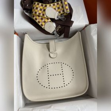 現貨：Evelyn依夫琳28cm 進口TC皮 奶昔白 銀扣蠟線