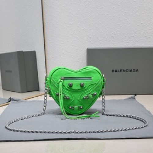 BALENCIA新款Le Cagole Heart 愛心包 心形包 可愛又酷 搭