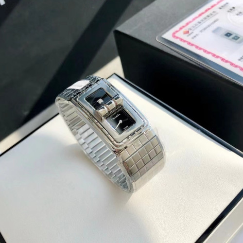 原單狠貨 ，集所有香奈兒CHANEL經典元素於一體的 CODE COCO腕錶