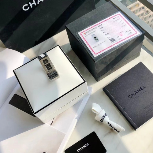 原單狠貨 ，集所有香奈兒CHANEL經典元素於一體的 CODE COCO腕錶