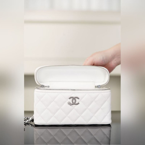 頂級進口原廠皮Chanel 25B 星星鑽扣LP盒子包 白銀